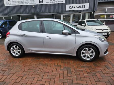 PEUGEOT 208 1.2 PureTech Active 5 DOOR HATCHBACK *** 8,000 MILES ONLY !!! ***