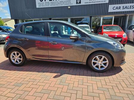 PEUGEOT 208 1.6 BlueHDi Active