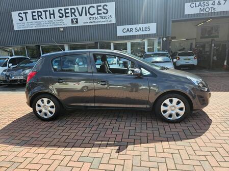 VAUXHALL CORSA 1.4 16V Design 5 DOOR 35,000 Miles