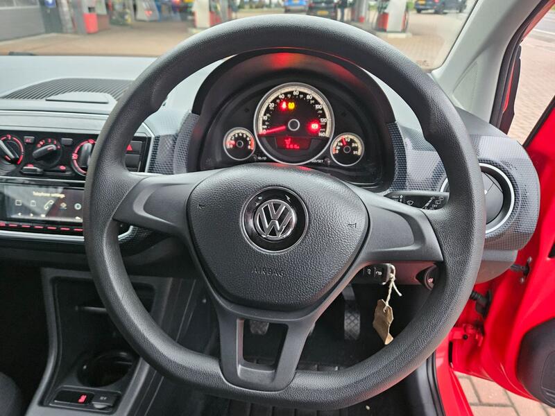 VOLKSWAGEN UP