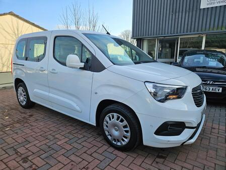 VAUXHALL COMBO LIFE 1.5 Turbo D BlueInjection Energy / parking cameras/ SAT nav / BLUETOOTH 