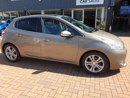 PEUGEOT 208 1.6 E-HDI ALLURE 5 DOOR HATCHBACK